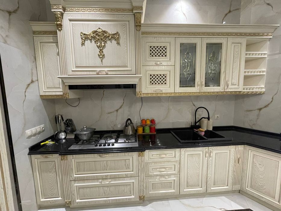 Кухонная гарнитур в стиле Классика. Шпон на заказ