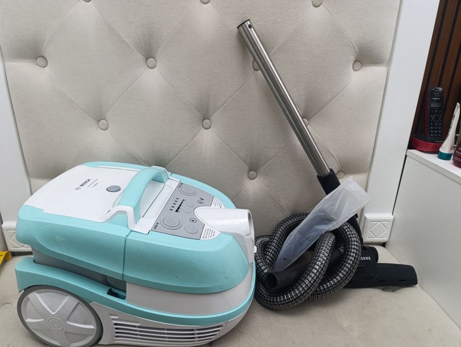 Продам пылесос моющий, в рабочем состоянии, только шланг порванный