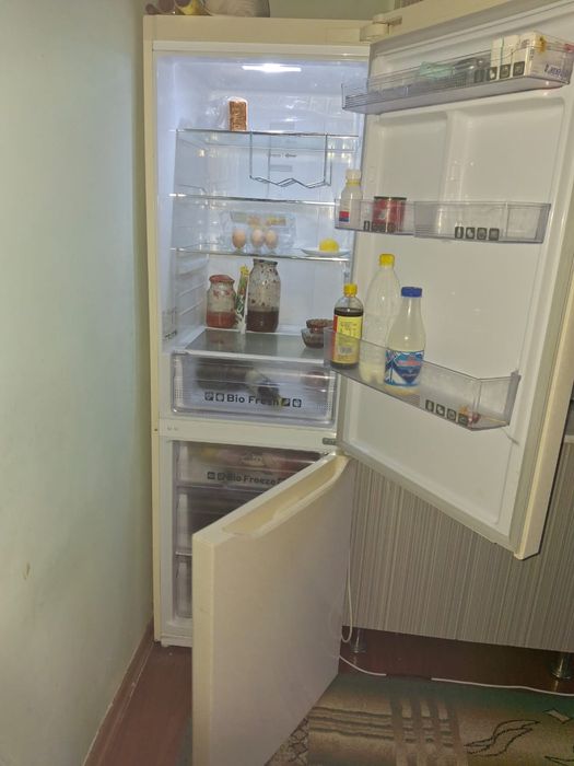 Холодильник продается