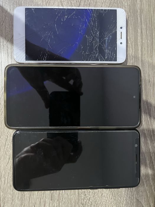 Vând telefoane nefunctionabile