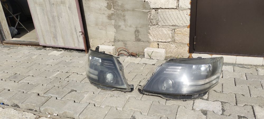 Фары Toyota ALPHARD