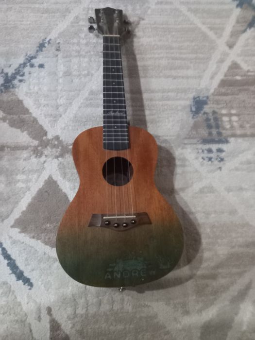 Продам Ккулеле срочно