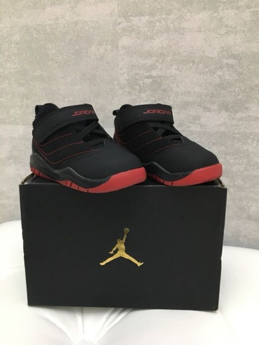 Продам кроссовки детские JORDAN