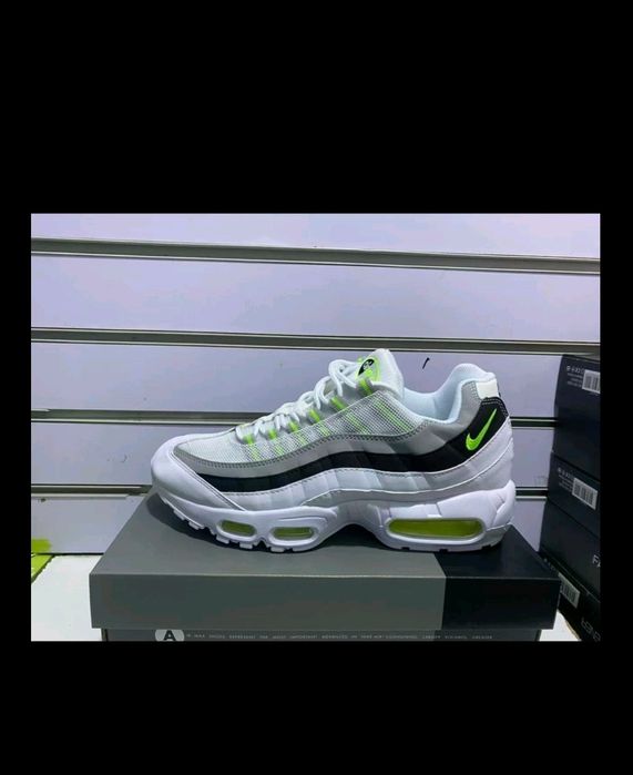 Nike air max 95 og diferite culori