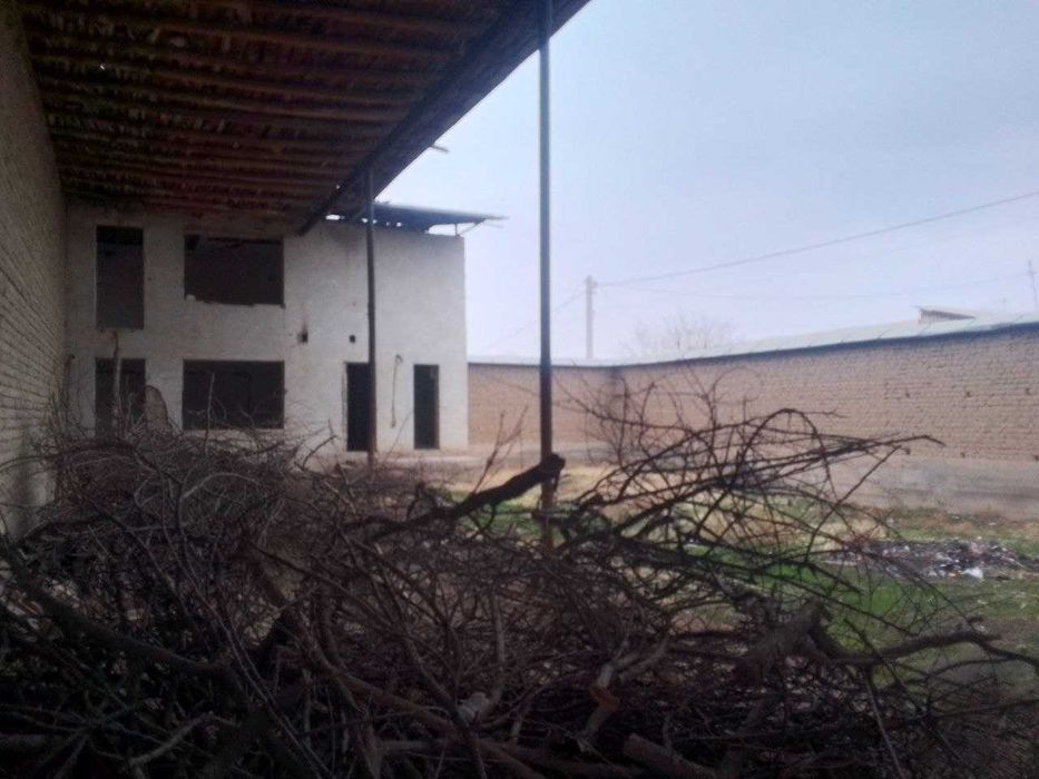 Янгийўл тумани Нуробод М39 400 метр Коробка холатида Уи сотилади