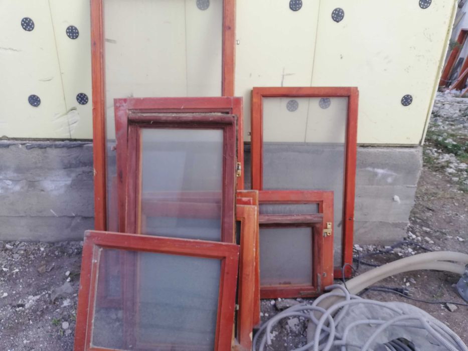 Двери деревянные, окна