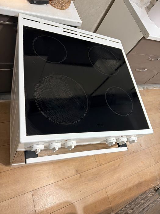 Продам плиту с духовкой