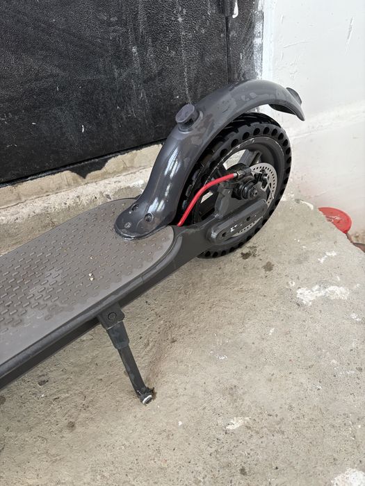 Продам электросамокат M365 XIAOMI