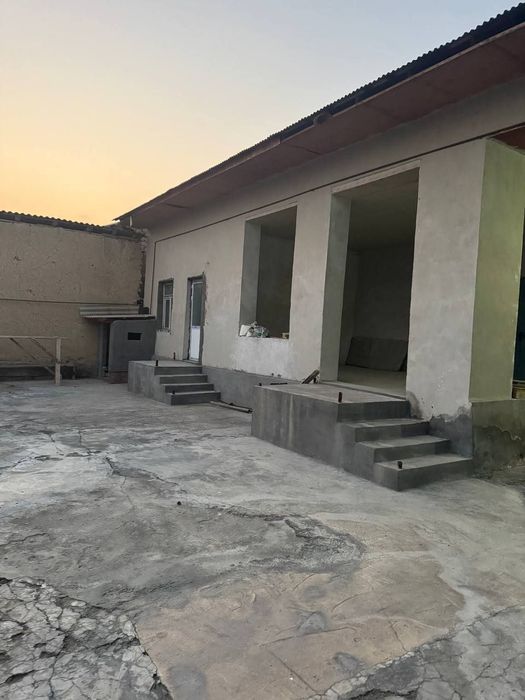 Бектемир тумани. Бинокор поворотидан 2км. кирганда. 3соток 3хона.