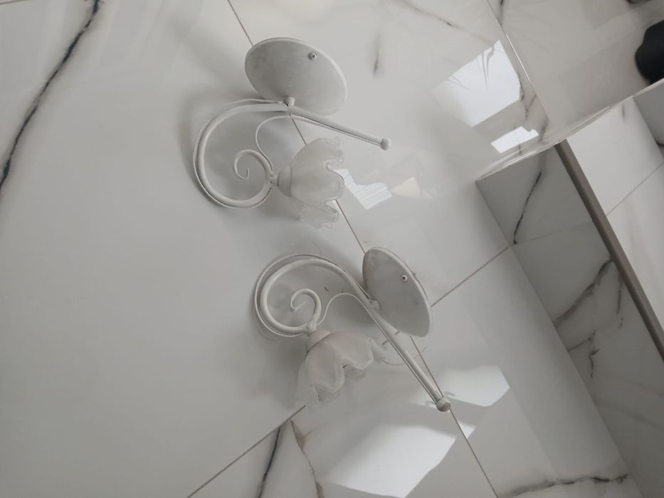 Lustra aplica  tavan si perete