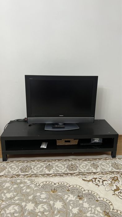 Продам телевизор HITACHI вместе с подставкой IKEA