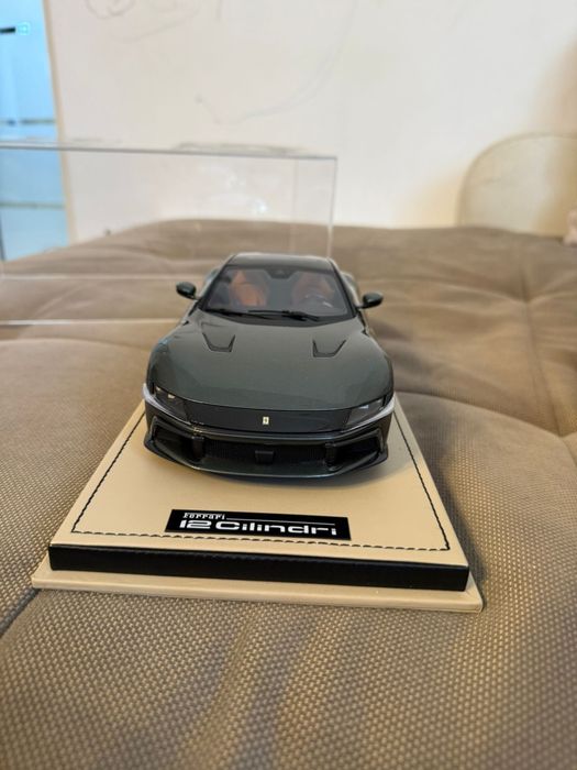 Macheta 1:18 Ferrari 12 cilindri noua