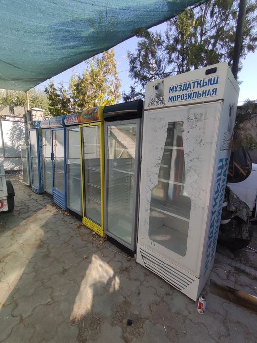 Холодильник стеклянный