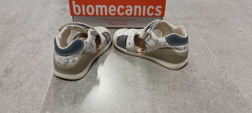 Biomecanics Сандали за прохождане