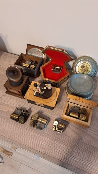 Cutii  Muzicale vechi functionale