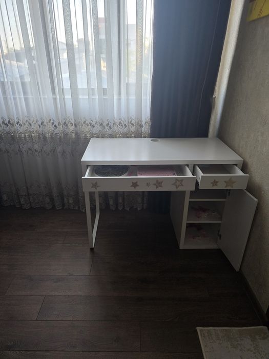 Birou alb modern