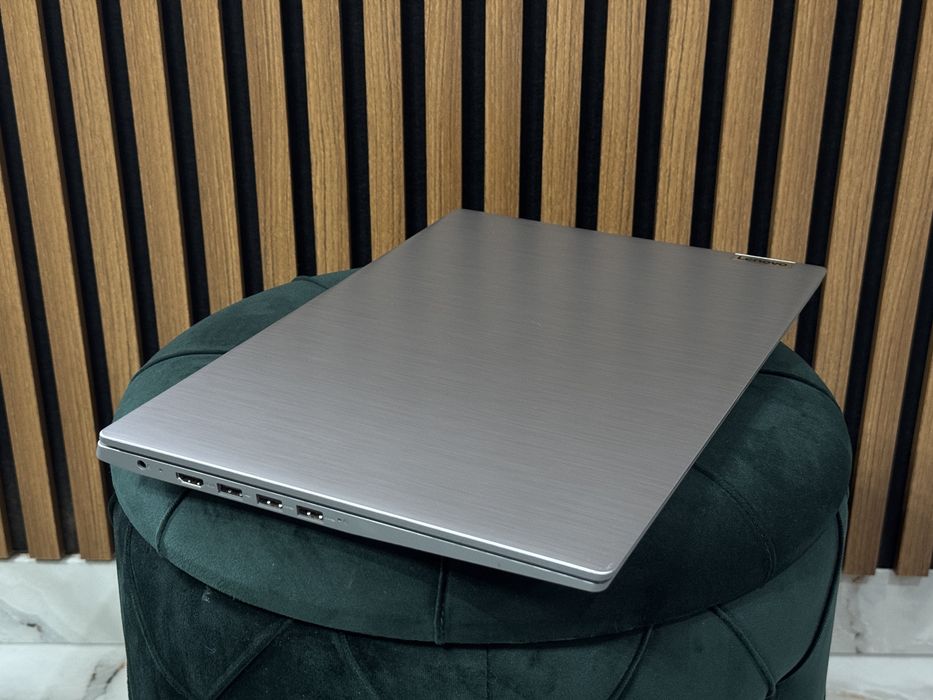 Lenovo IdeaPad 3, display- 15.6”, procesor i5 generația 10 , 8Gb Ram, 512Gb SSD, Windows 11, stare perfecta!