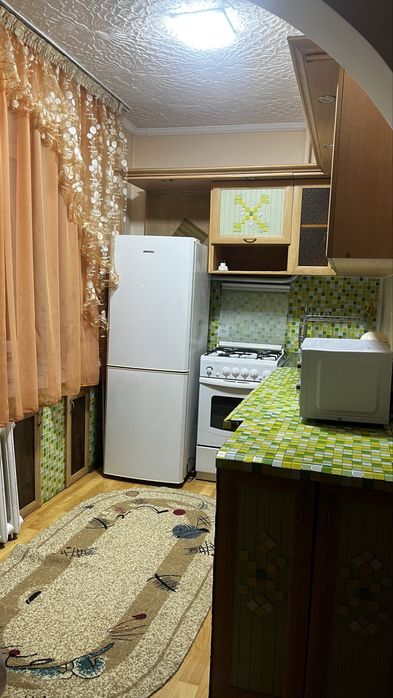 Сдам  в центре 10000