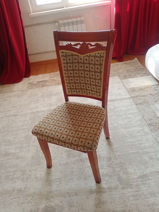 Стулья для обеденной зоны.