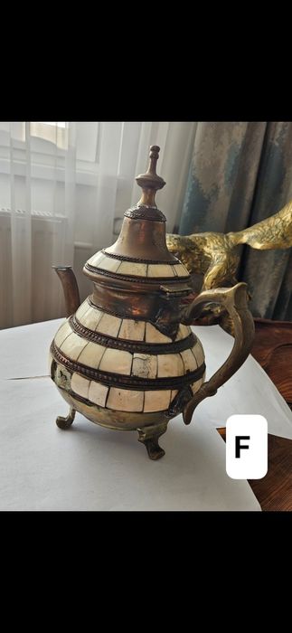 Carafa bronz placata cu os