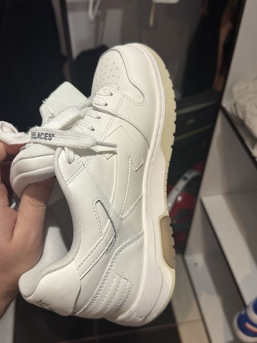 Off white purtati de cateva ori