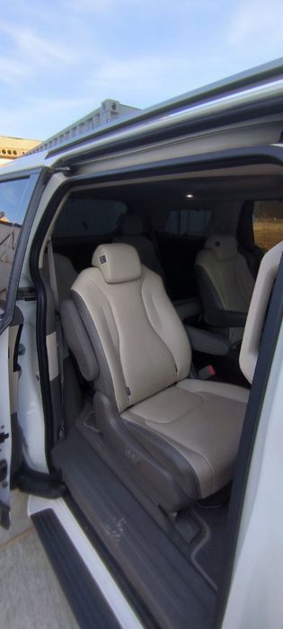 Kia Carnival Корейский фулл позиция 2023 йил