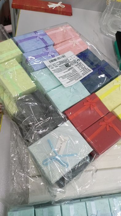 Коробки, футляры для украшения