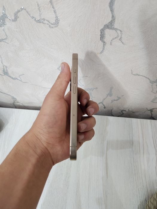 Iphone 16 pro.     Srochno