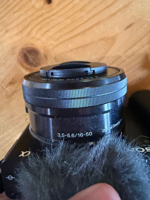 Sony ZV-E10 + обектив 16-50