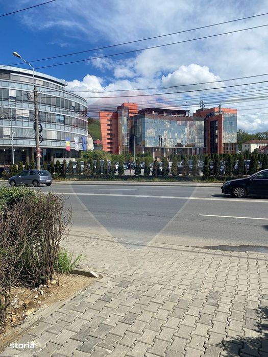 Apartament cu 3 camere de vânzare în zona apreciata