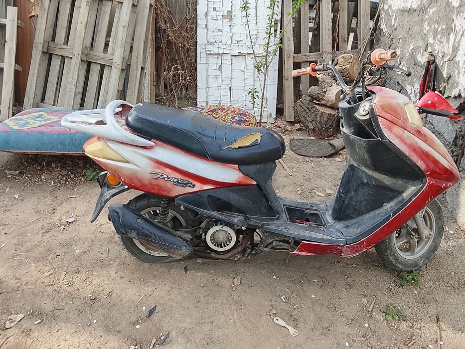 Срочно прадаю скутер