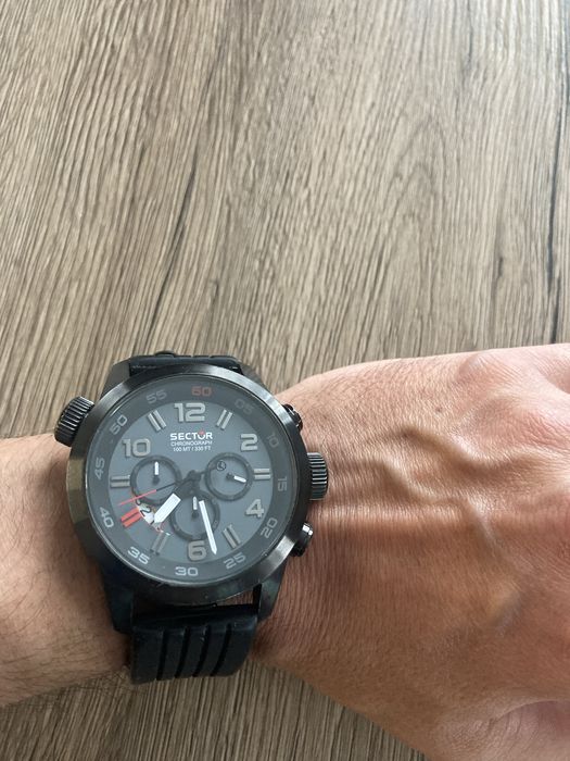 Часовник Sector два модела ( цената е обща )