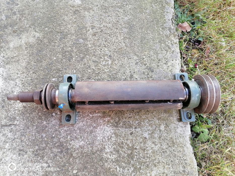 Vând un satâr, abric pentru tâmplărie și diverse axuri circular