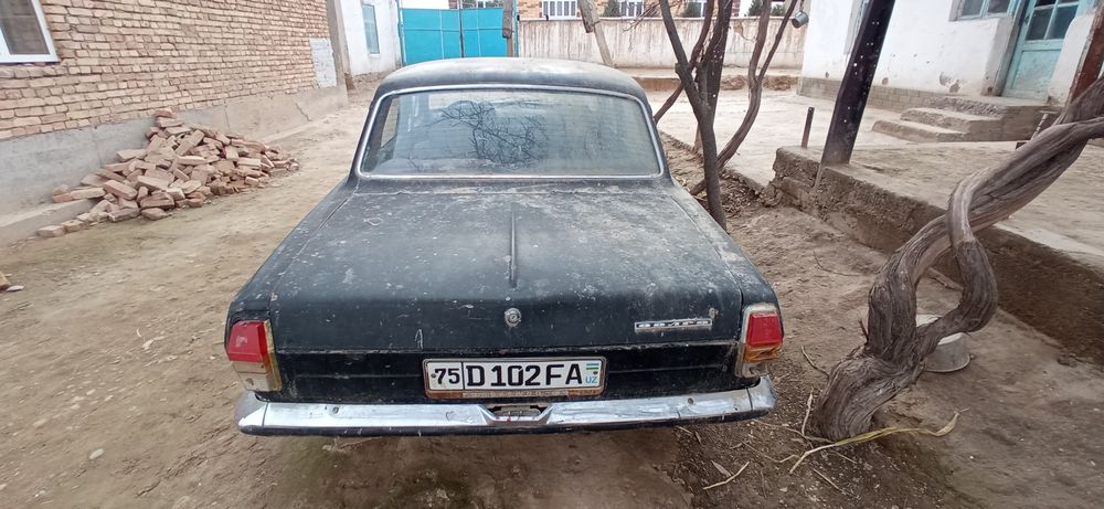 Volga gaz 2410 moshinasi