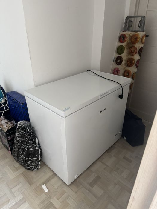 Морозильник пользовались только год