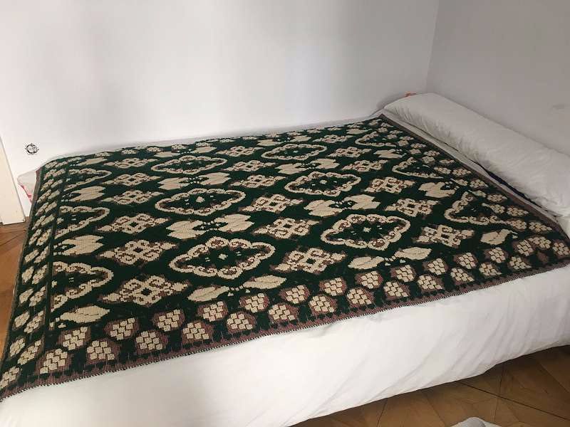 cuvertura NOUA din lână de oaie - lucrata manual in zona Vama Buzaului