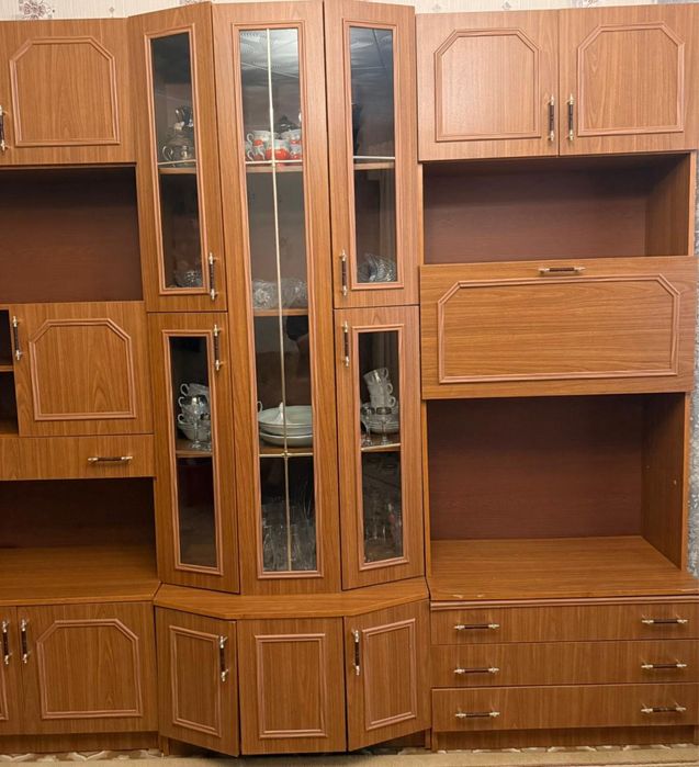 Продам стенку в отличном состоянии