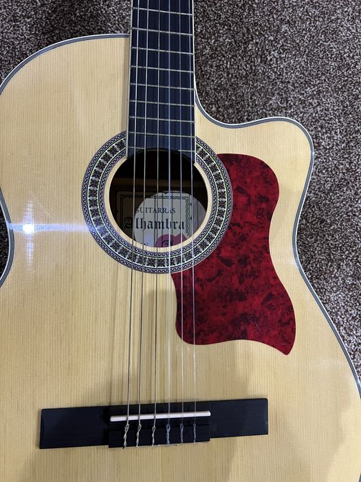 продается гитара