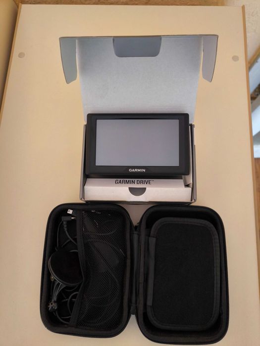 Навигация Garmin Drive 52 + калъф