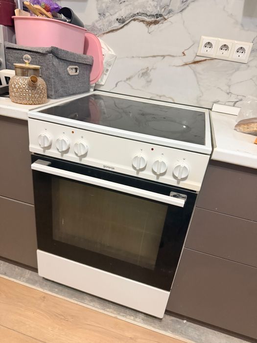 Продам плиту с духовкой