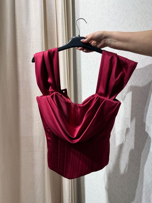 Продам вечерние наряды