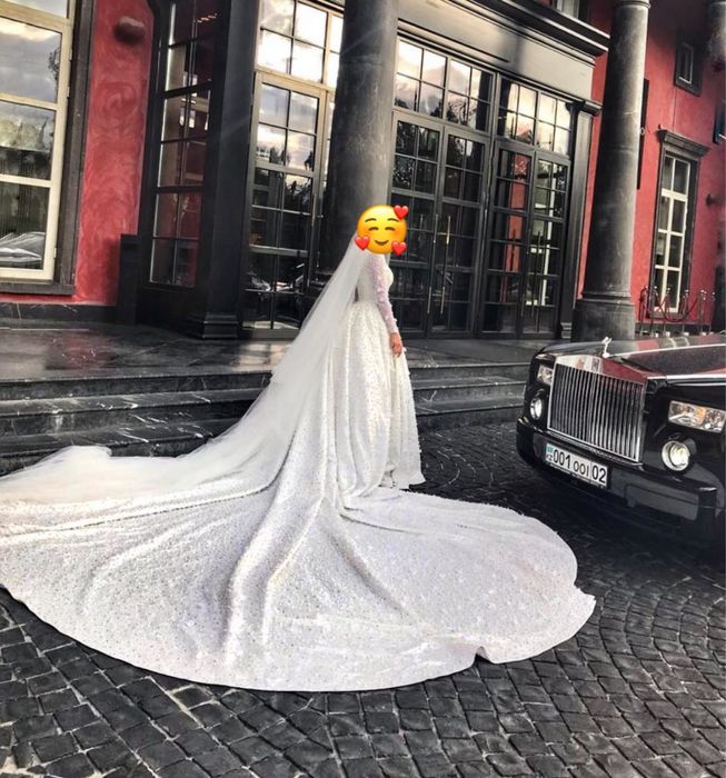 Шикарное пышное свадебное платье