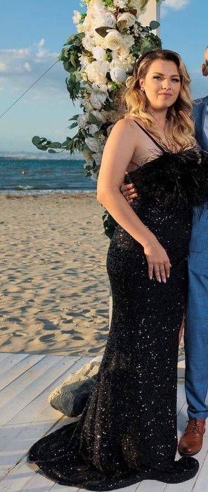 Официална рокля с пера