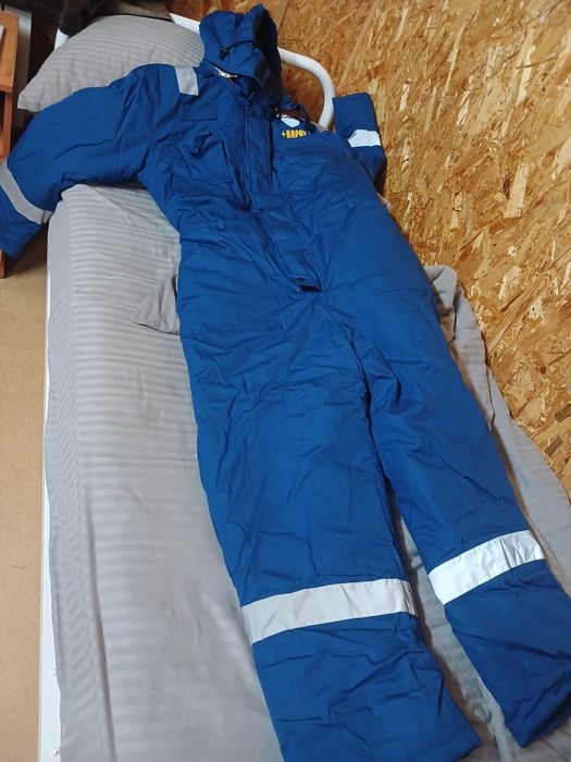 Комбез зимнии сатылады