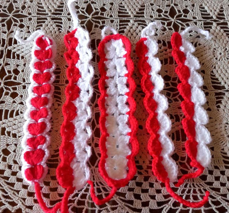 Плетени цветя и мартеници