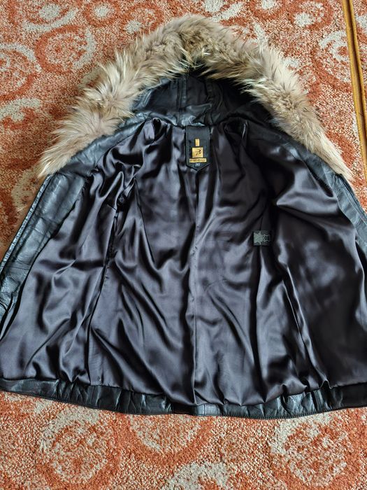 Топло кожено палтенце