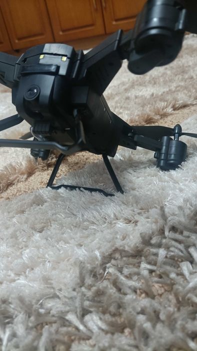 Drona                       .