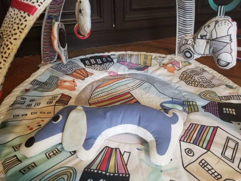 Vand saltea de activitati Skip Hop