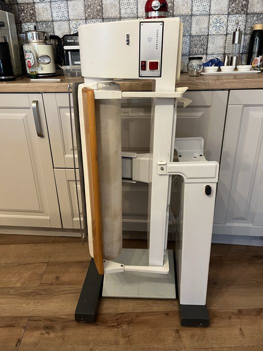 Calandru de calcat AEG