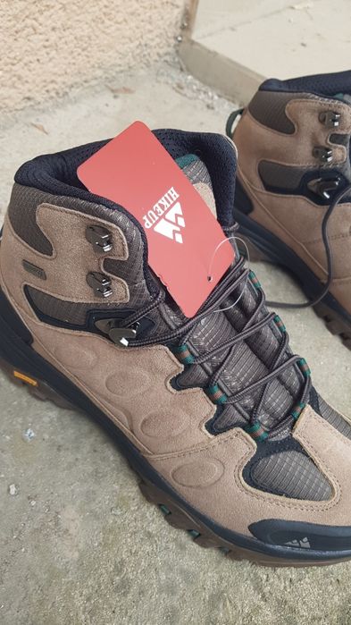 Нови туристически обувки Hikeup